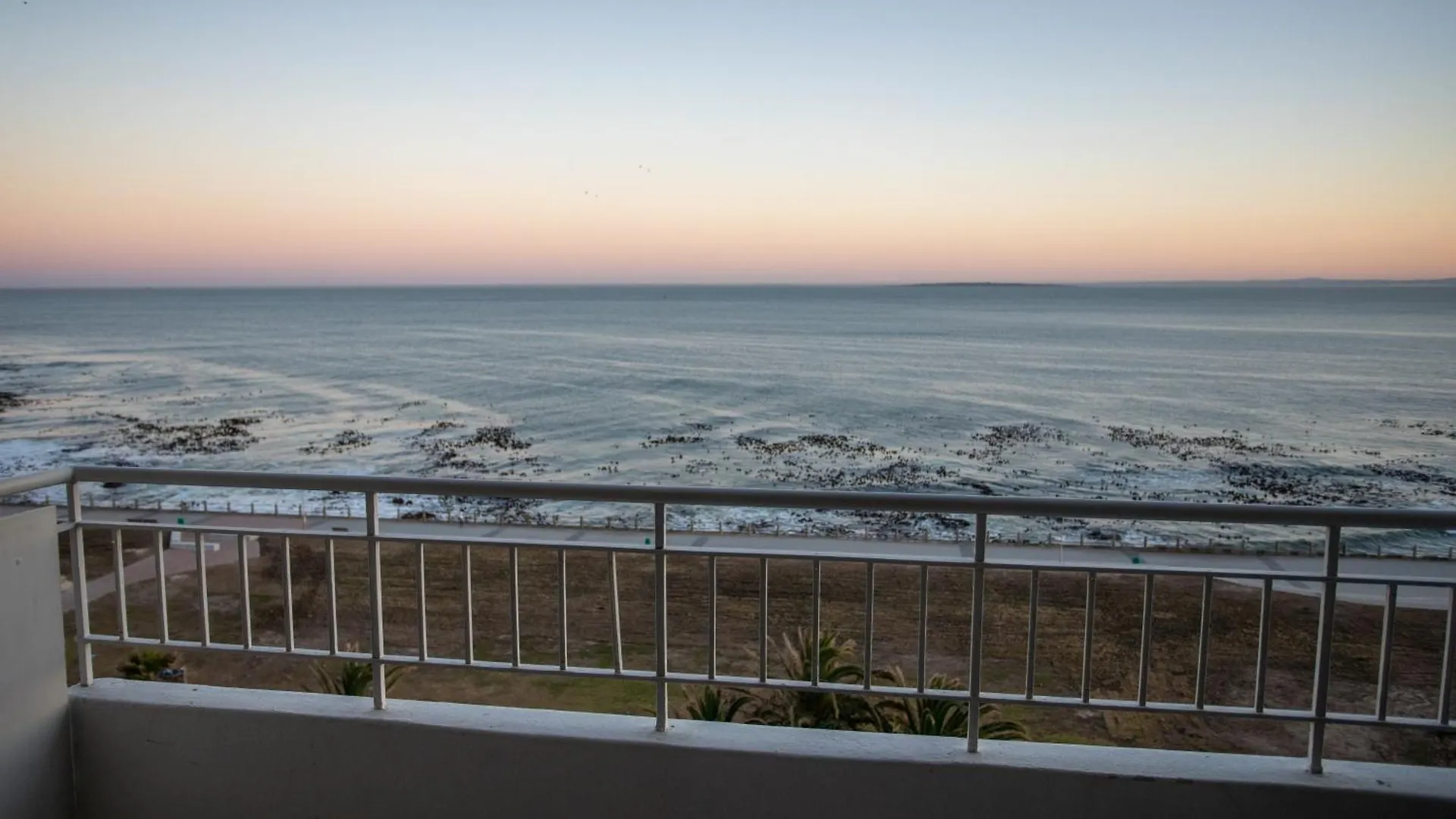 Westridge - Breathtaking Views & Apartment! Cape Town